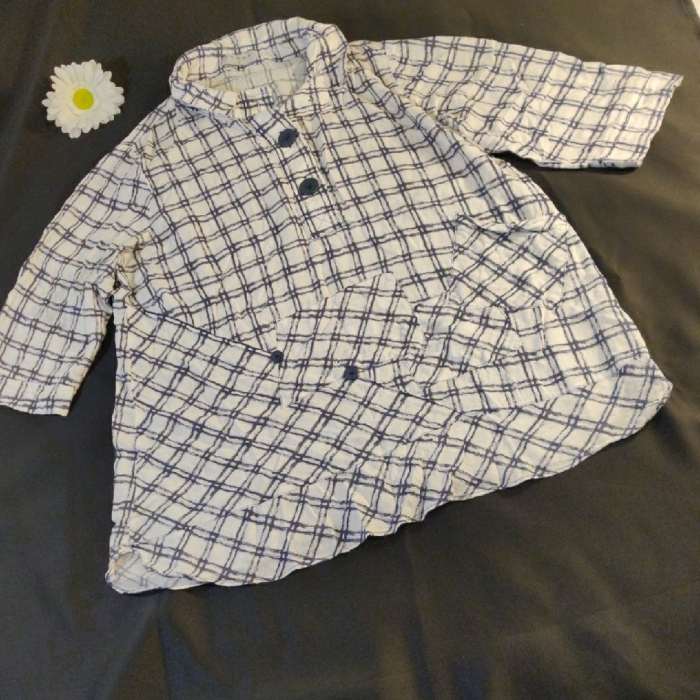 TERRA. Women's Plaid Button-down Shirt